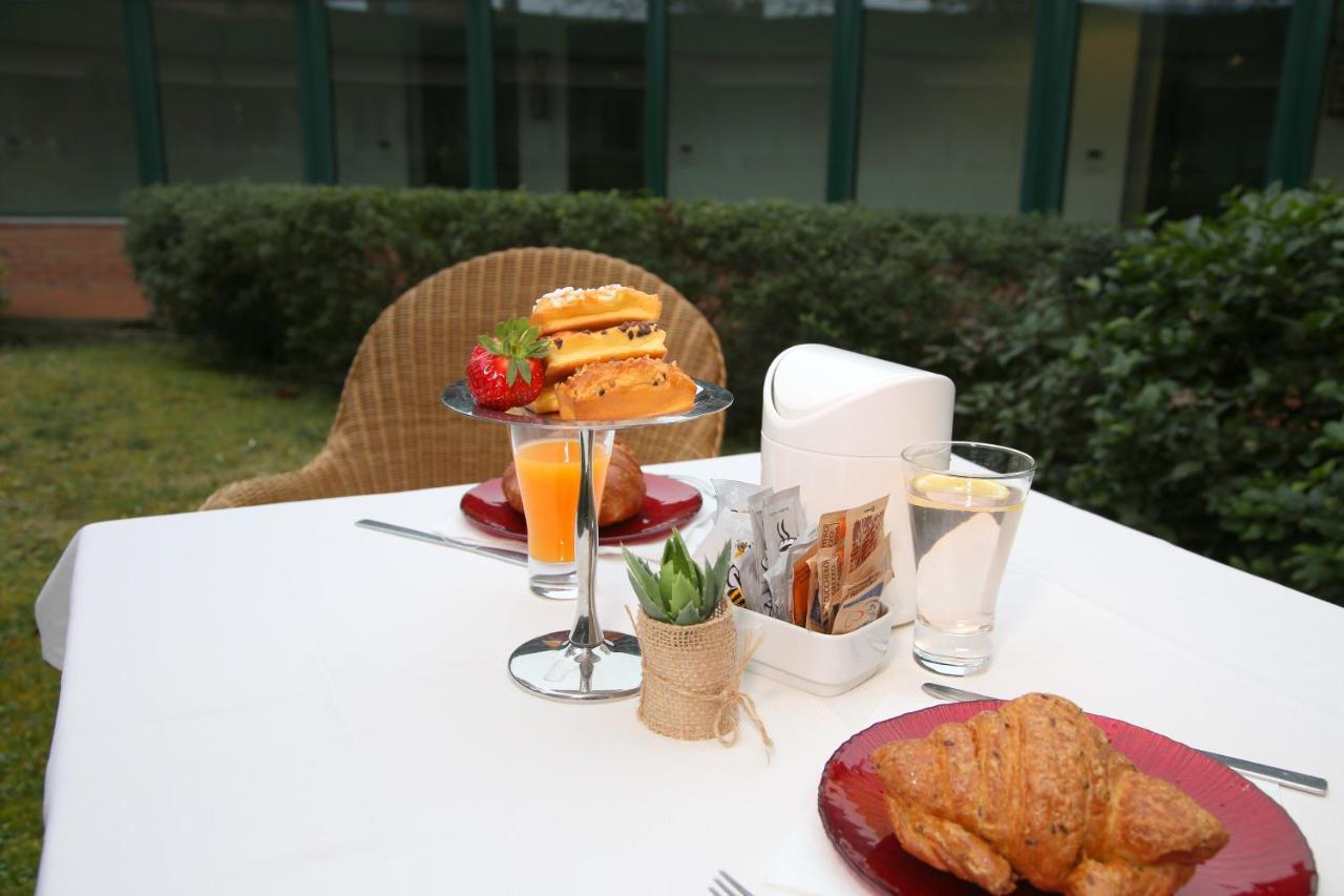 Phi Hotel Emilia Ozzano dell'Emilia Bagian luar foto