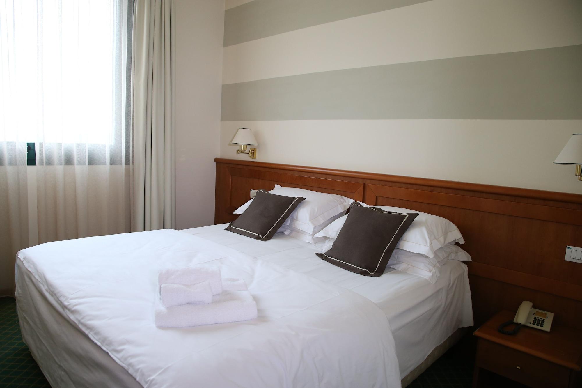Phi Hotel Emilia Ozzano dell'Emilia Bagian luar foto