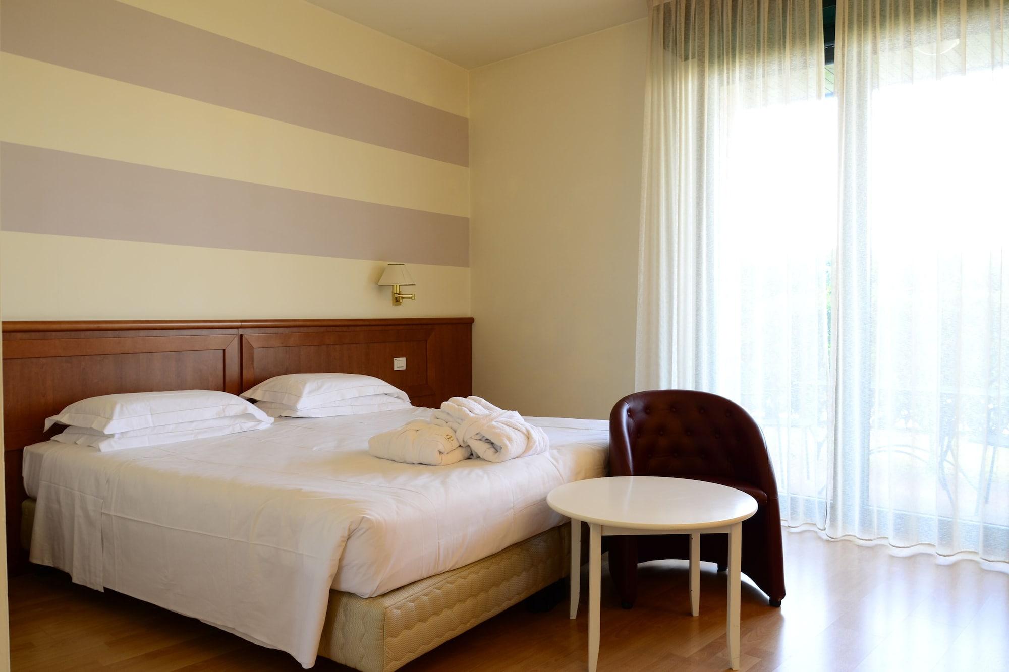 Phi Hotel Emilia Ozzano dell'Emilia Bagian luar foto