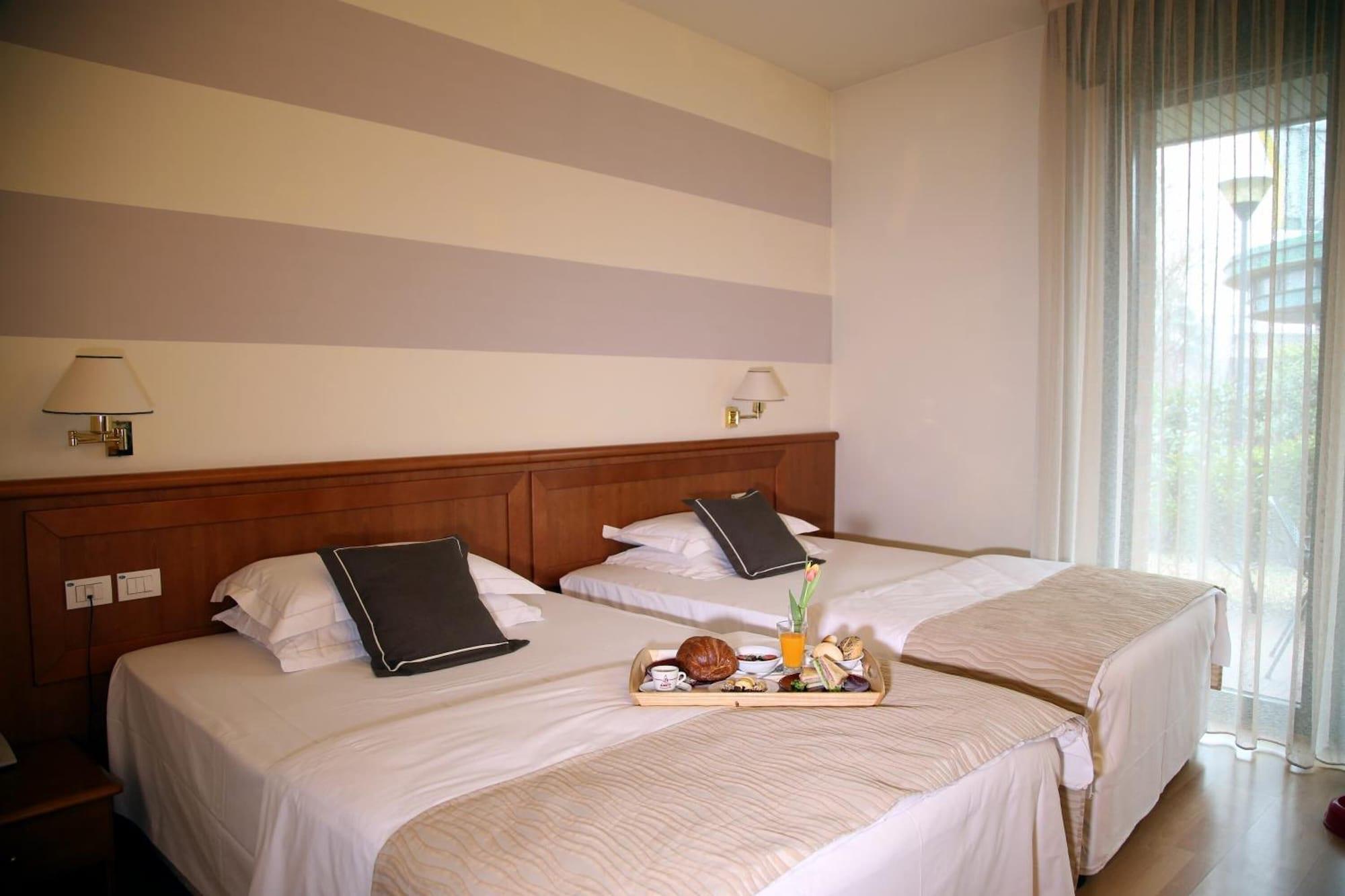 Phi Hotel Emilia Ozzano dell'Emilia Bagian luar foto