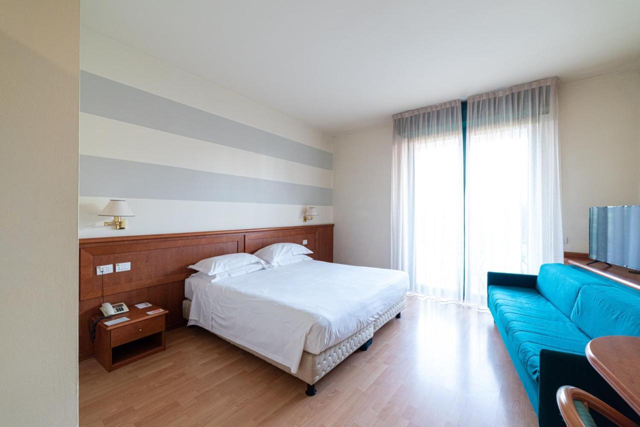 Phi Hotel Emilia Ozzano dell'Emilia Bagian luar foto