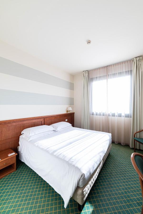 Phi Hotel Emilia Ozzano dell'Emilia Bagian luar foto