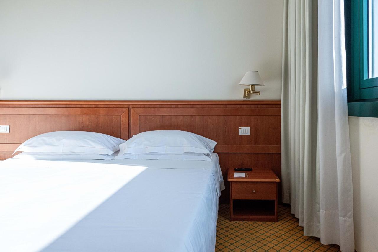 Phi Hotel Emilia Ozzano dell'Emilia Bagian luar foto