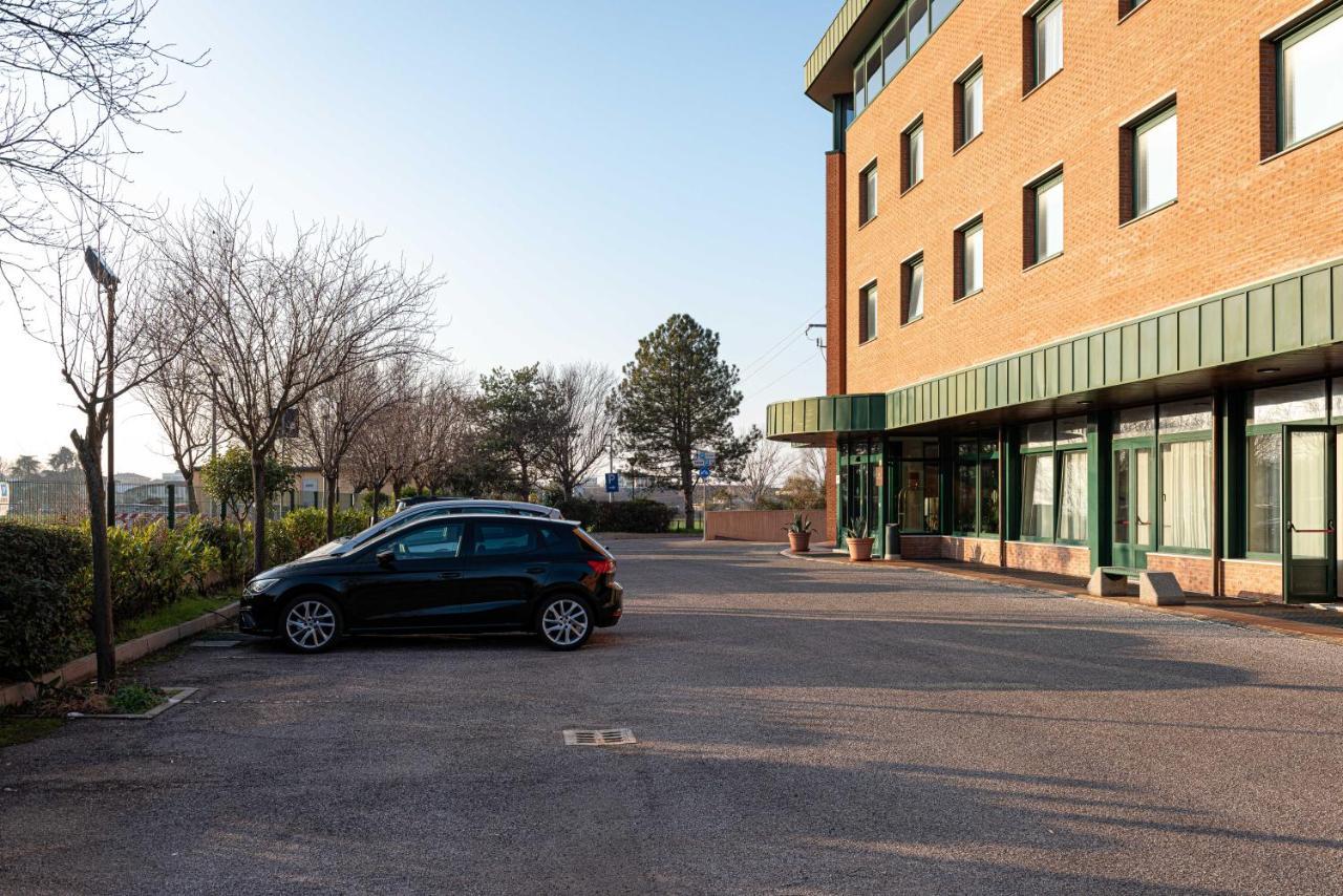 Phi Hotel Emilia Ozzano dell'Emilia Bagian luar foto