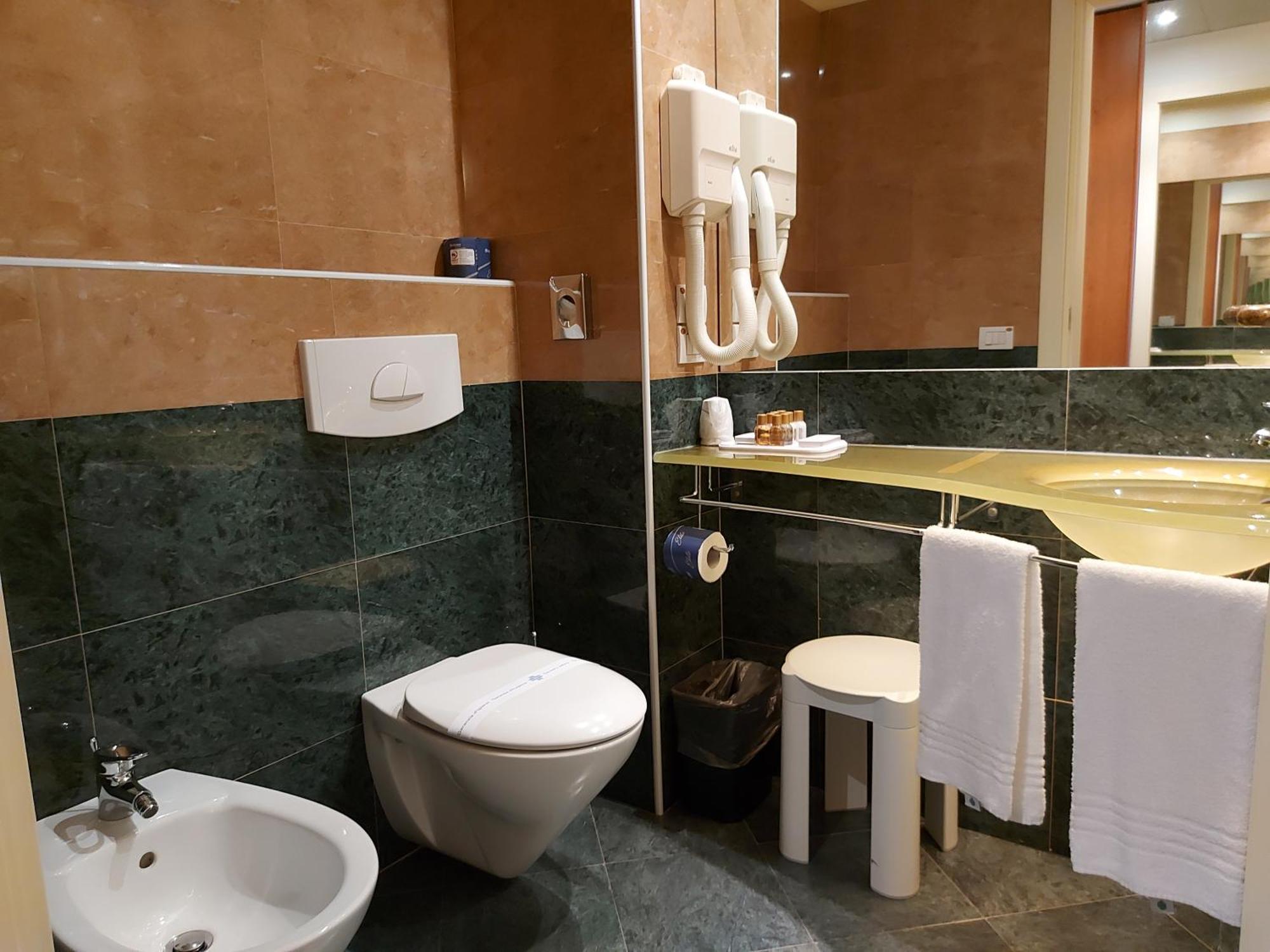 Phi Hotel Emilia Ozzano dell'Emilia Bagian luar foto