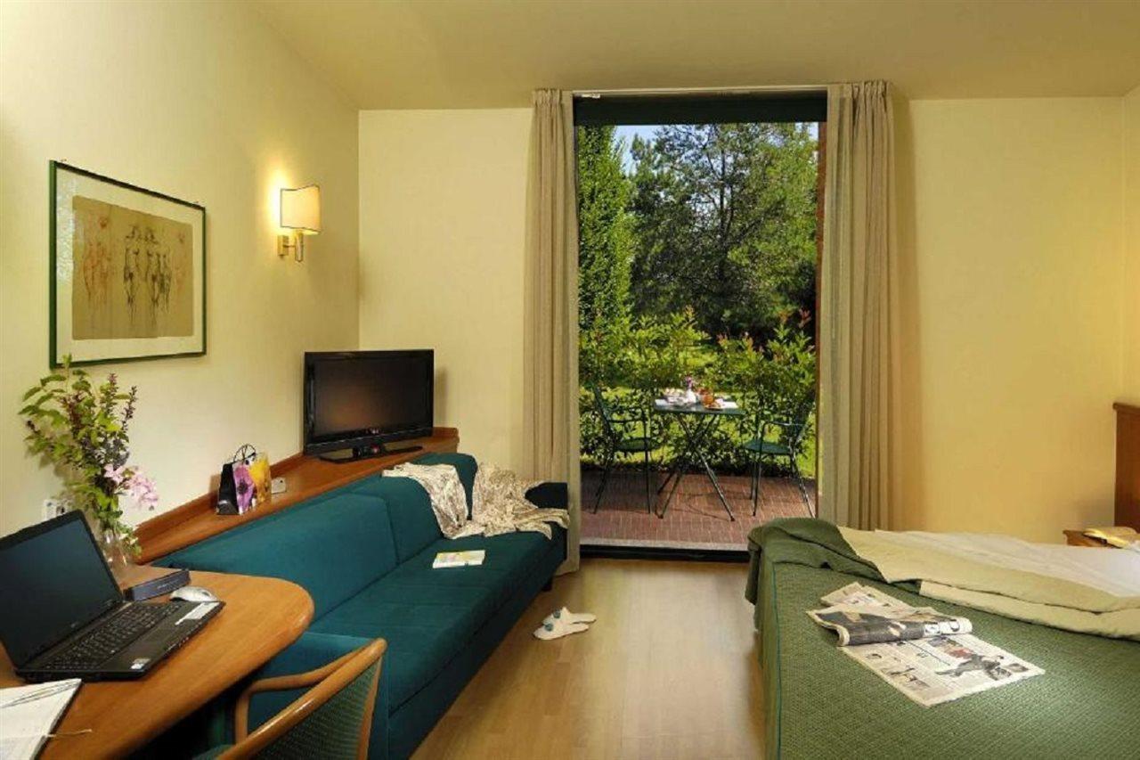Phi Hotel Emilia Ozzano dell'Emilia Bagian luar foto